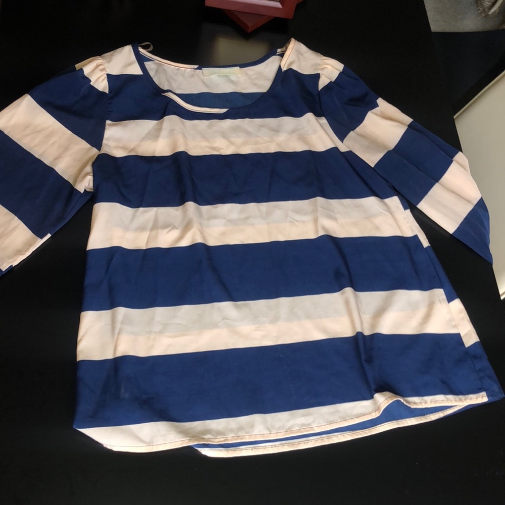 Striped quarter sleeve shirt